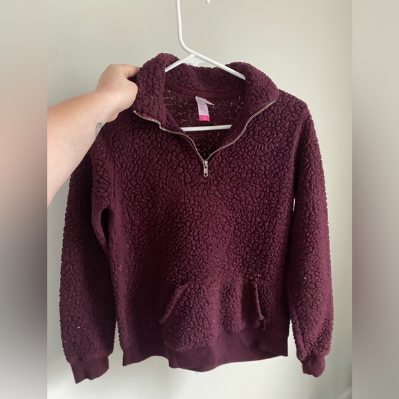 Maroon pullover - Picture 1 of 3